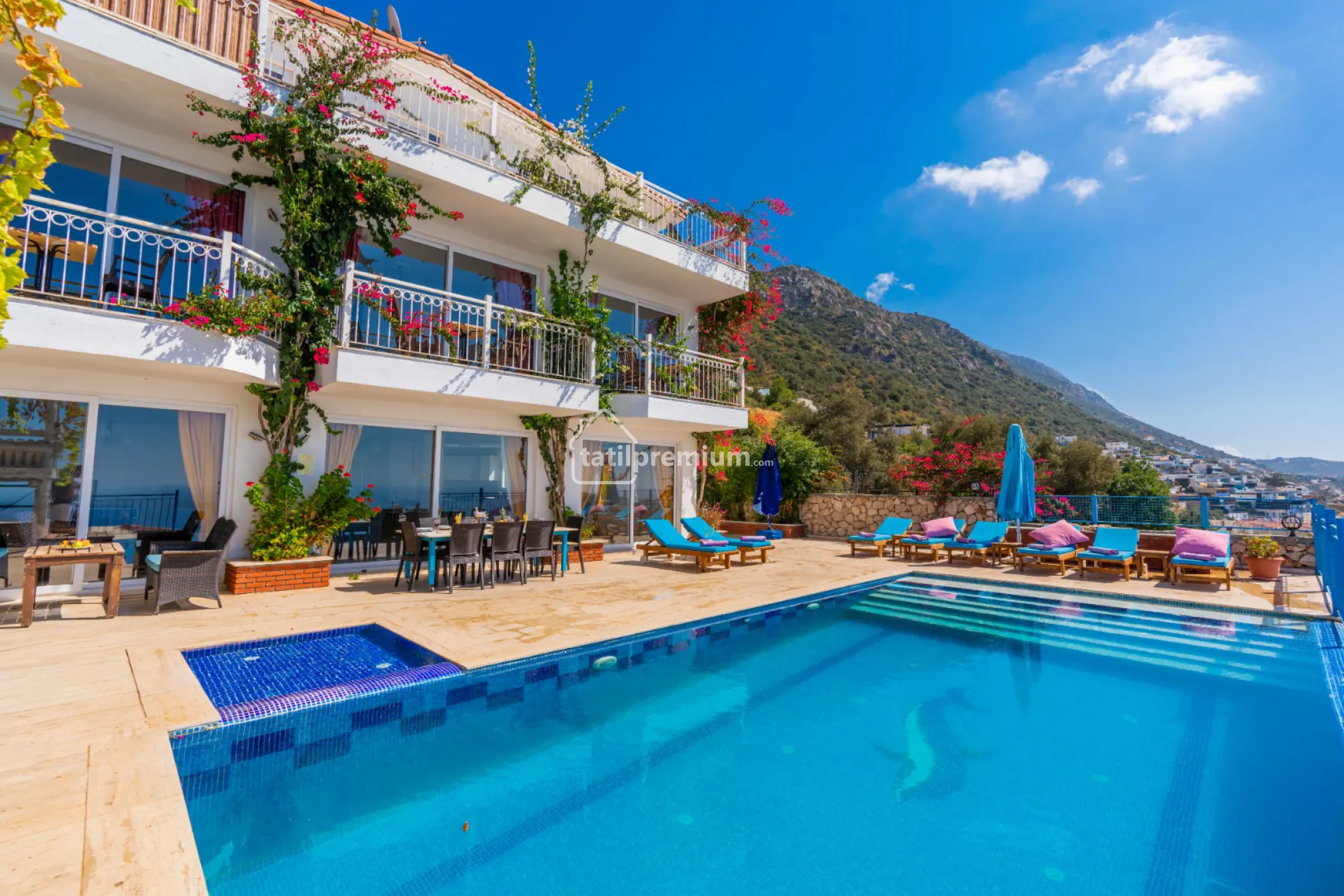 kalkan-deniz-manzarali-kiralik-villa-fusya-140_459.jpg