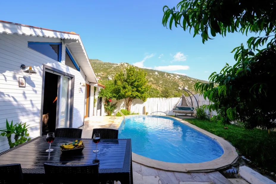 kalkan-jakuzili-korunakli-kiralik-villa-enza-318_328.jpeg