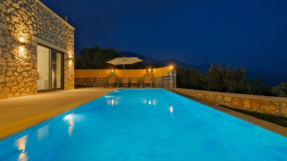 seyikemer-kiralik-villa-tepe-70-8836.jpg