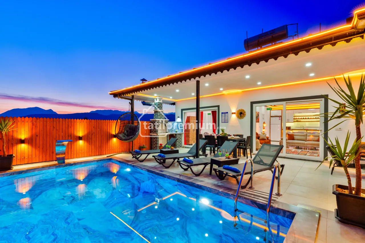 Villa Zirve | Kalkan Çavdir'da Jakuzili Korunaklı Kiralık Villa | Tatil ...